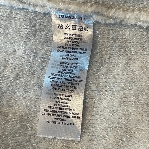 French Connection Women’s White and Gray Sweater Size S - Picture 4 of 7